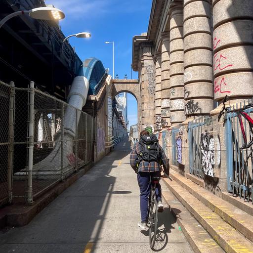 biking the Manhattan Bridge